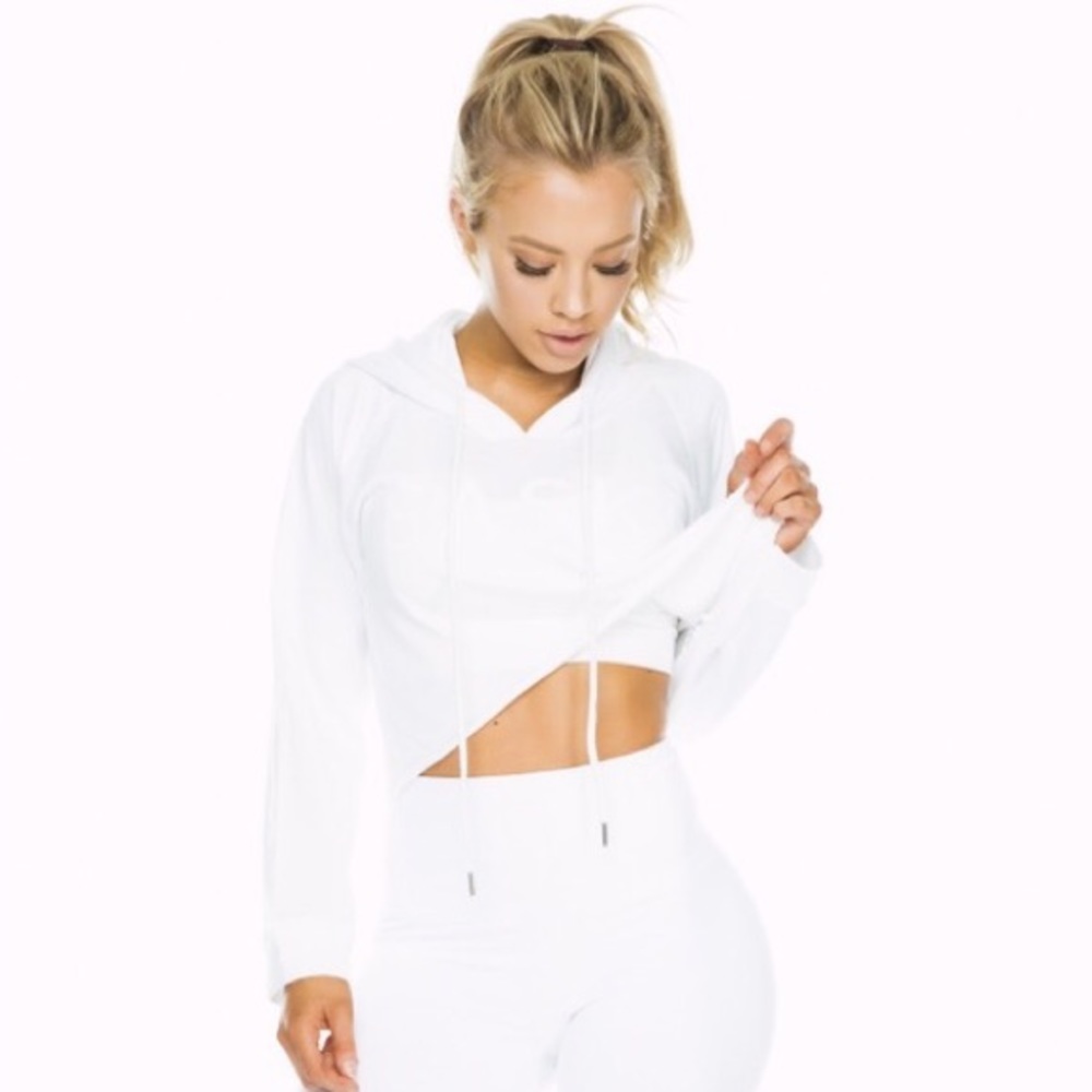 Saski Collection white cropped hoodie